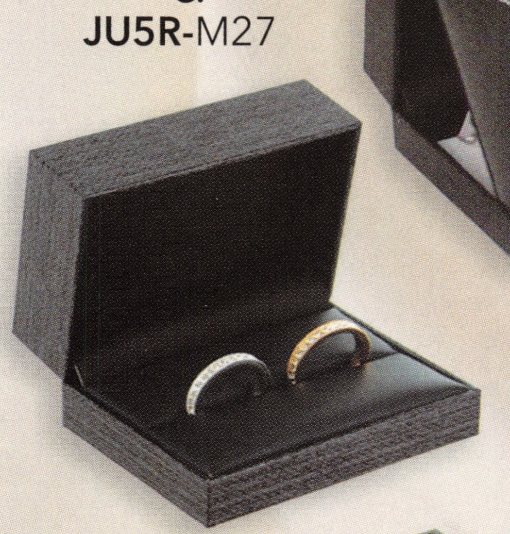 Premium Mesh Grey Box with
Padded Black Faux Leather Inset Top