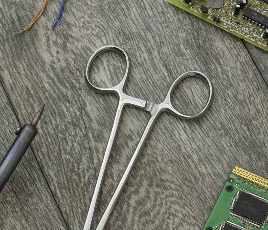 Self-Locking Forceps