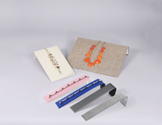 Bracelet Ramp — 1 1/2 x 8 x 2 1/8" H — White Faux Leather