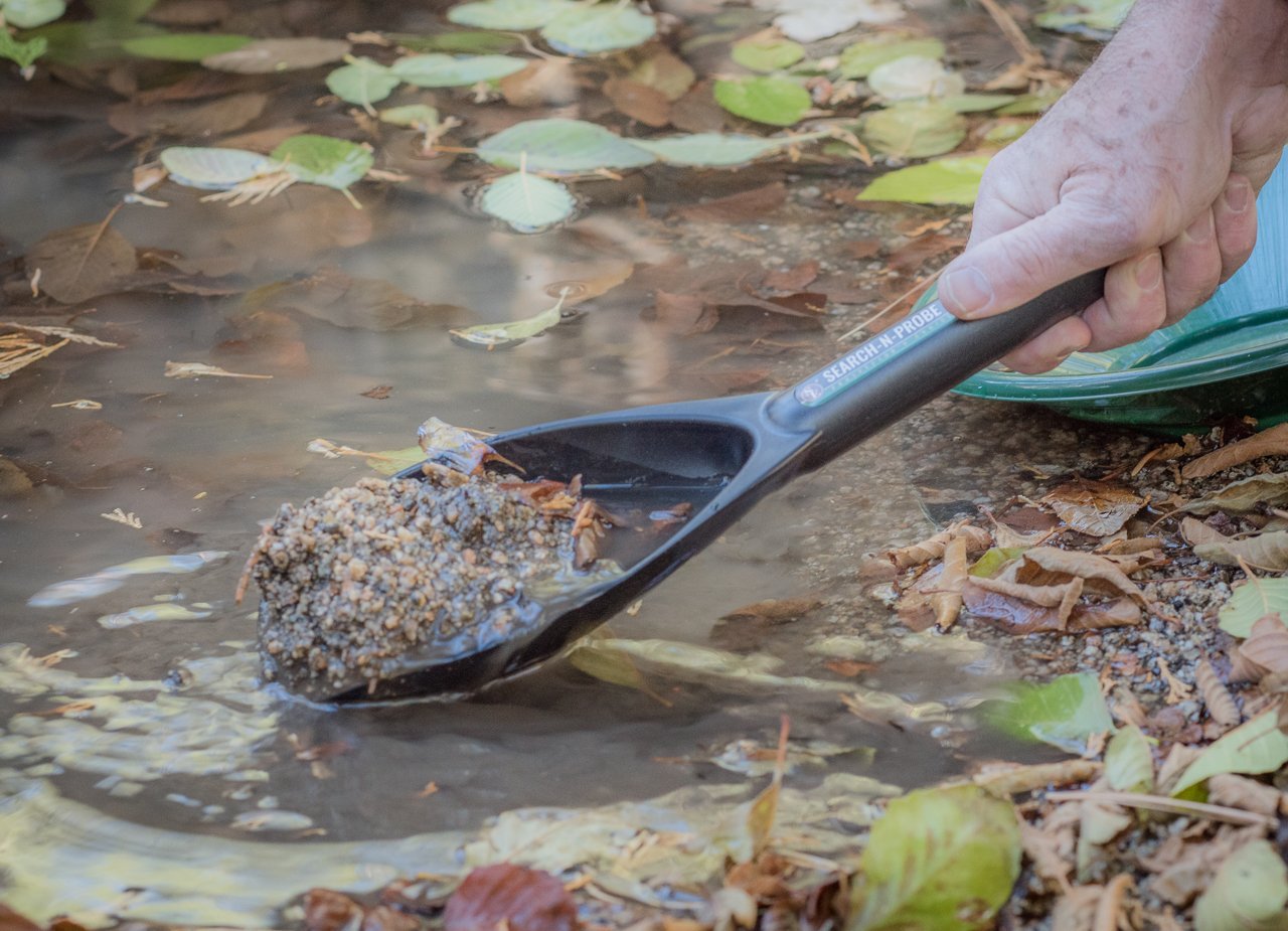 14" Black Scoop with Steel Probe in Handle, For Gold Panning/Gardening (Patent Pending)