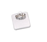 Ring display- white leather