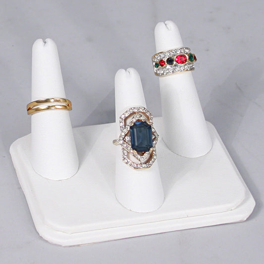 5 finger ring display — Wht Faux — white leather