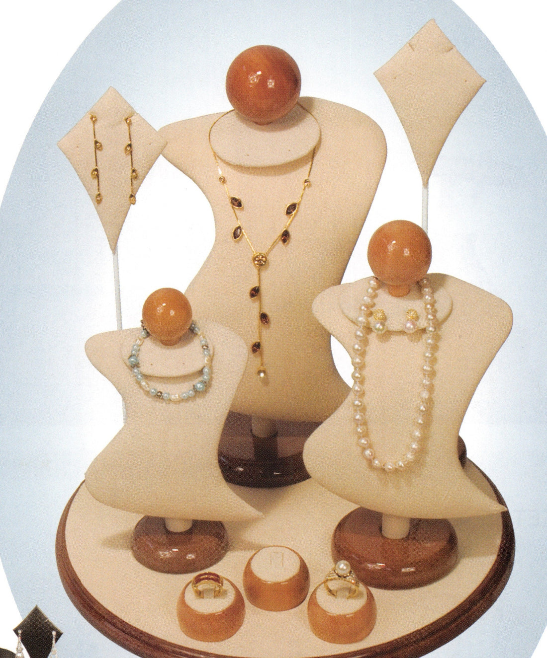 Showcase Set 56 — Wood Trim / Linen