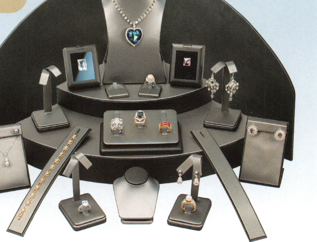 Showcase Set 63 — 18-Piece Display Set